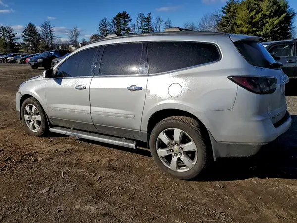 1GNKRGKD8HJ334393 2017 CHEVROLET TRAVERSE - Image 2