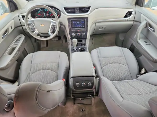 1GNKRGKD9HJ106807 2017 CHEVROLET TRAVERSE - Image 8