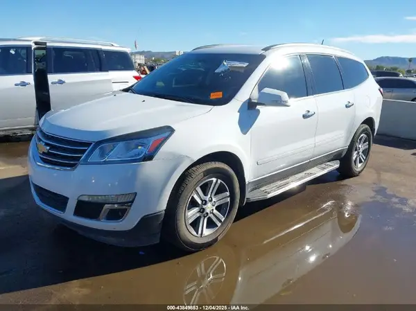 1GNKRGKD9HJ127494 2017 CHEVROLET TRAVERSE - Image 2