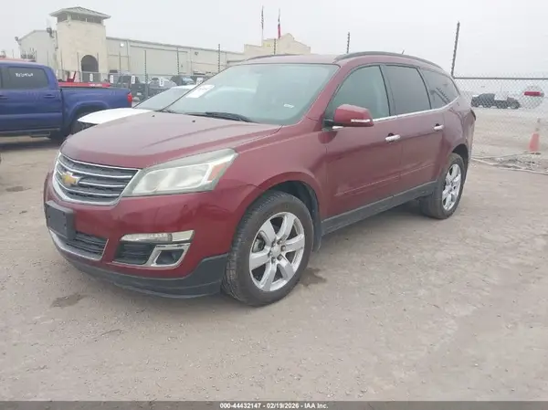 1GNKRGKD9HJ129374 2017 CHEVROLET TRAVERSE - Image 2