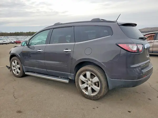 1GNKRGKD9HJ133439 2017 CHEVROLET TRAVERSE - Image 2