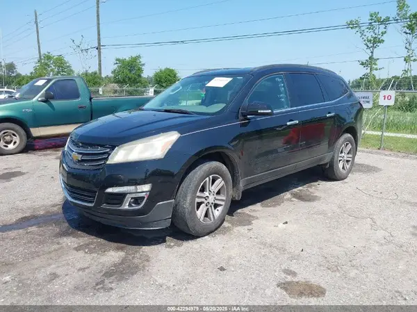 1GNKRGKD9HJ135935 2017 CHEVROLET TRAVERSE - Image 2