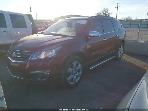 1GNKRGKD9HJ182947 2017 CHEVROLET TRAVERSE - Image 2