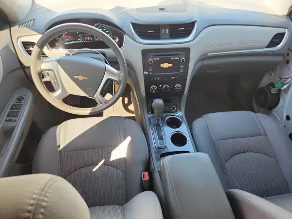 1GNKRGKD9HJ195861 2017 CHEVROLET TRAVERSE - Image 8