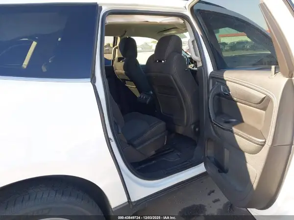 1GNKRGKD9HJ199487 2017 CHEVROLET TRAVERSE - Image 8