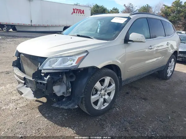 1GNKRGKD9HJ223982 2017 CHEVROLET TRAVERSE - Image 2