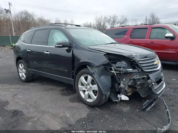 1GNKRGKD9HJ262832 2017 CHEVROLET TRAVERSE - Image 1
