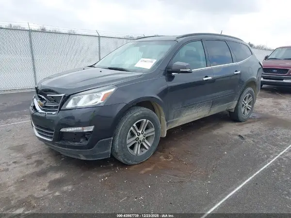 1GNKRGKD9HJ304447 2017 CHEVROLET TRAVERSE - Image 2