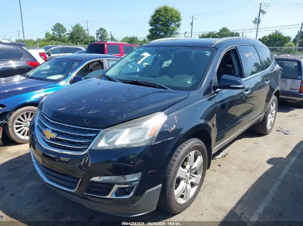 1GNKRGKD9HJ305338 2017 CHEVROLET TRAVERSE - Image 2