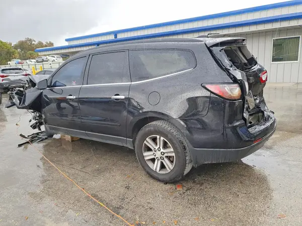 1GNKRGKD9HJ307073 2017 CHEVROLET TRAVERSE - Image 2