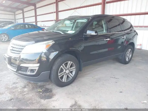 1GNKRGKD9HJ325637 2017 CHEVROLET TRAVERSE - Image 2