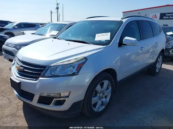 1GNKRGKD9HJ351588 2017 CHEVROLET TRAVERSE - Image 2