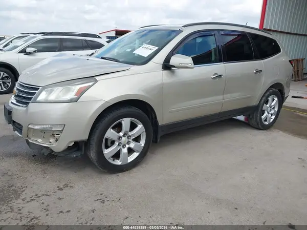 1GNKRGKDXGJ200984 2016 CHEVROLET TRAVERSE - Image 2