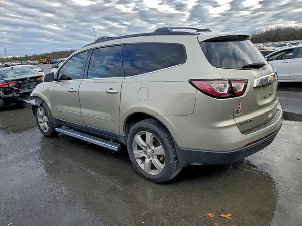 1GNKRGKDXHJ141775 2017 CHEVROLET TRAVERSE - Image 2