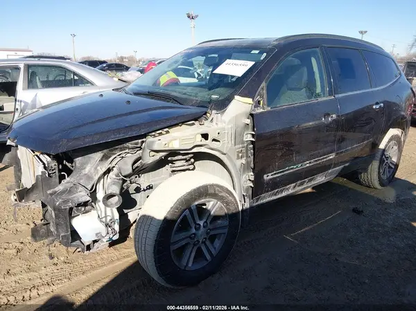 1GNKRGKDXHJ147608 2017 CHEVROLET TRAVERSE - Image 2