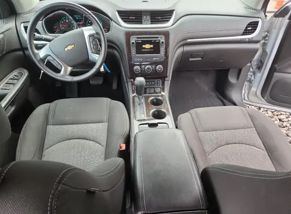 1GNKRGKDXHJ151643 2017 CHEVROLET TRAVERSE - Image 8