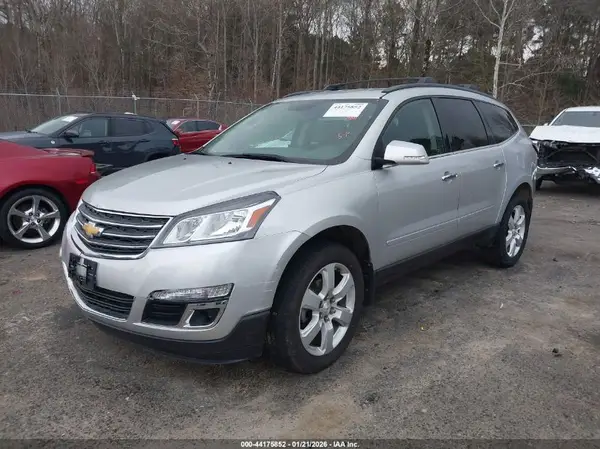 1GNKRGKDXHJ180477 2017 CHEVROLET TRAVERSE - Image 2