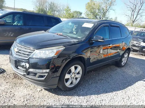 1GNKRGKDXHJ228687 2017 CHEVROLET TRAVERSE - Image 2