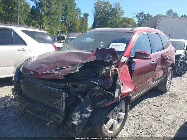 1GNKRGKDXHJ265609 2017 CHEVROLET TRAVERSE - Image 2