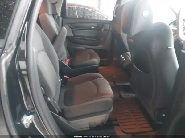 1GNKRGKDXHJ275007 2017 CHEVROLET TRAVERSE - Image 8