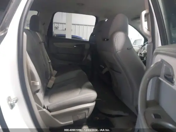 1GNKRGKDXHJ339238 2017 CHEVROLET TRAVERSE - Image 8