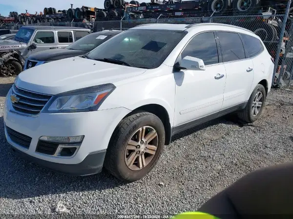 1GNKRGKDXHJ348568 2017 CHEVROLET TRAVERSE - Image 2