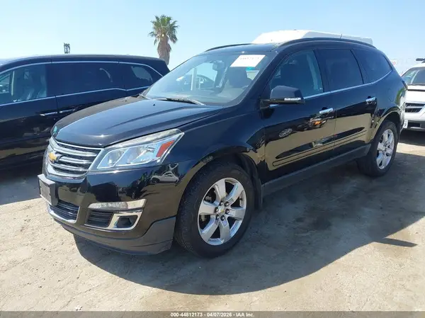 1GNKRGKDXHJ351406 2017 CHEVROLET TRAVERSE - Image 2