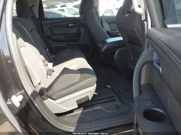 1GNKRGKDXHJ351406 2017 CHEVROLET TRAVERSE - Image 8