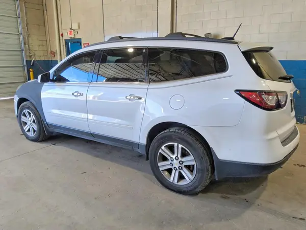 1GNKRHKD0GJ147542 2016 CHEVROLET TRAVERSE - Image 2