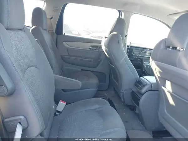 1GNKRHKD0HJ116387 2017 CHEVROLET TRAVERSE - Image 8