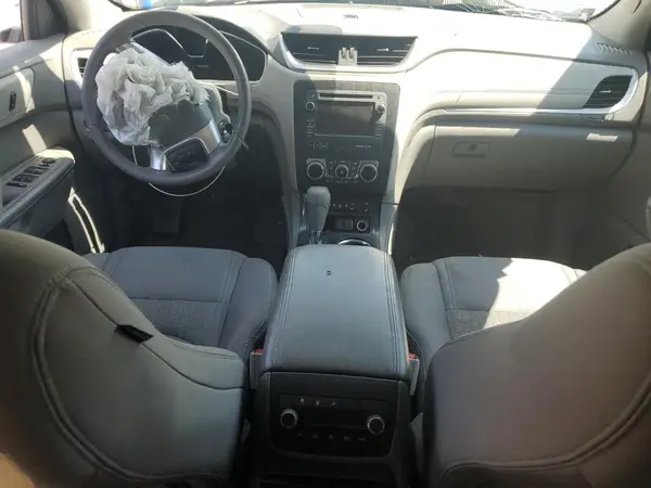 1GNKRHKD0HJ129205 2017 CHEVROLET TRAVERSE - Image 8