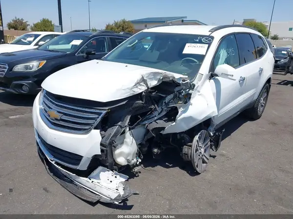 1GNKRHKD0HJ138311 2017 CHEVROLET TRAVERSE - Image 2