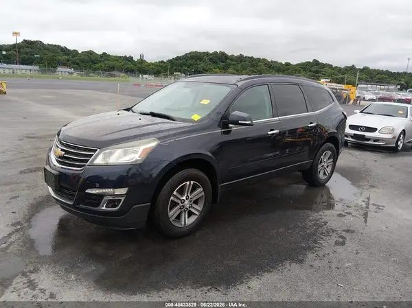 1GNKRHKD0HJ178226 2017 CHEVROLET TRAVERSE - Image 2