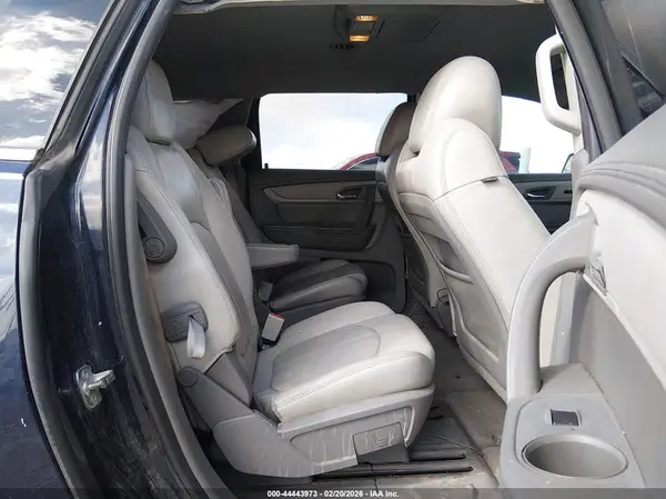 1GNKRHKD0HJ186942 2017 CHEVROLET TRAVERSE - Image 8