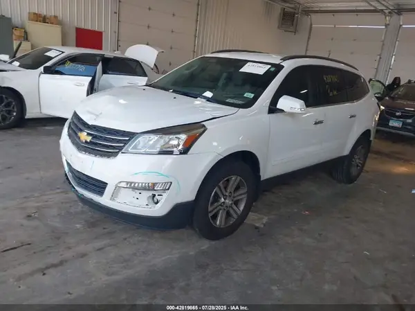 1GNKRHKD0HJ193714 2017 CHEVROLET TRAVERSE - Image 2