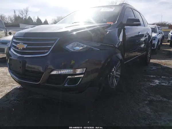 1GNKRHKD0HJ194698 2017 CHEVROLET TRAVERSE - Image 2