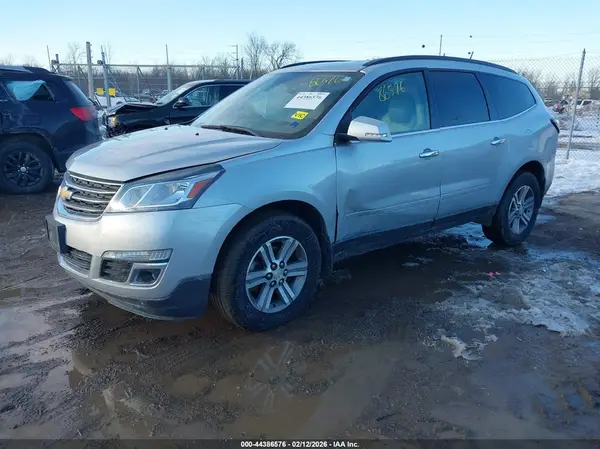 1GNKRHKD0HJ196709 2017 CHEVROLET TRAVERSE - Image 2