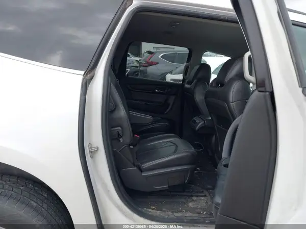 1GNKRHKD0HJ198556 2017 CHEVROLET TRAVERSE - Image 8