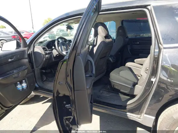 1GNKRHKD0HJ221415 2017 CHEVROLET TRAVERSE - Image 8