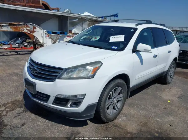 1GNKRHKD0HJ279072 2017 CHEVROLET TRAVERSE - Image 2