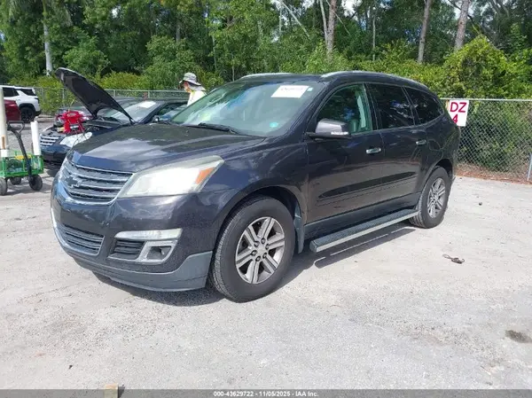1GNKRHKD1HJ117046 2017 CHEVROLET TRAVERSE - Image 2