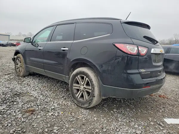 1GNKRHKD1HJ121694 2017 CHEVROLET TRAVERSE - Image 2