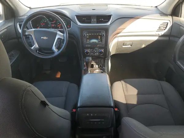 1GNKRHKD1HJ137443 2017 CHEVROLET TRAVERSE - Image 8