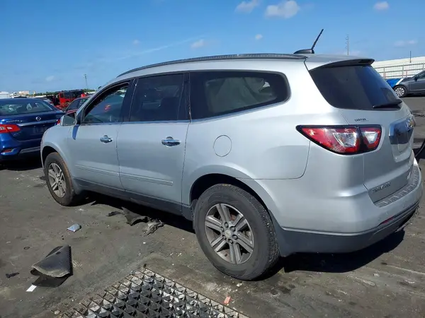 1GNKRHKD1HJ139600 2017 CHEVROLET TRAVERSE - Image 2