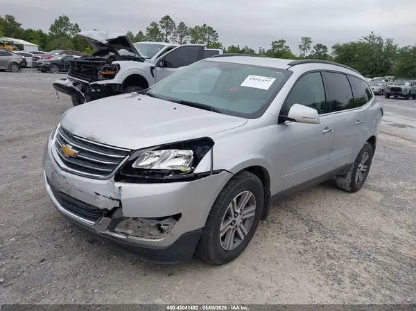 1GNKRHKD1HJ282949 2017 CHEVROLET TRAVERSE - Image 2