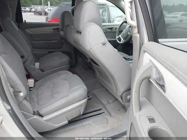 1GNKRHKD1HJ282949 2017 CHEVROLET TRAVERSE - Image 8