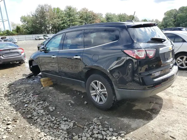 1GNKRHKD1HJ286340 2017 CHEVROLET TRAVERSE - Image 2