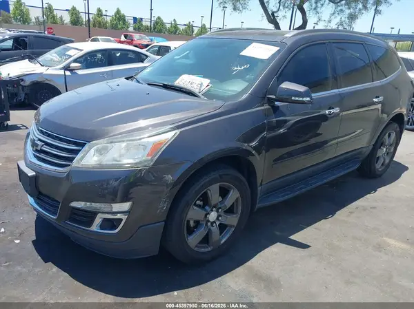 1GNKRHKD1HJ312998 2017 CHEVROLET TRAVERSE - Image 2