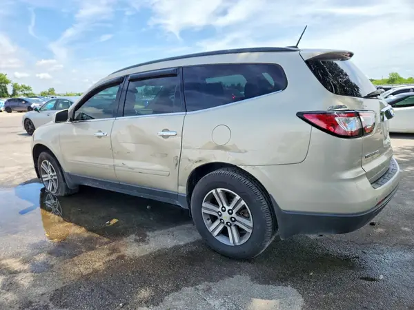 1GNKRHKD2HJ121168 2017 CHEVROLET TRAVERSE - Image 2