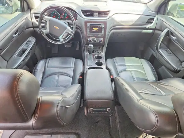 1GNKRHKD2HJ121168 2017 CHEVROLET TRAVERSE - Image 8